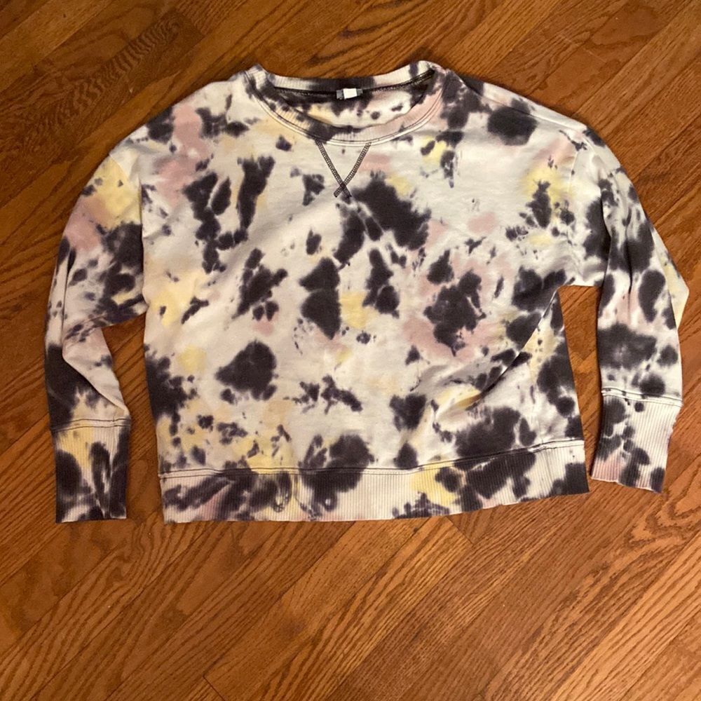 Peyton Jensen very cute tie dye size small sweatshirt